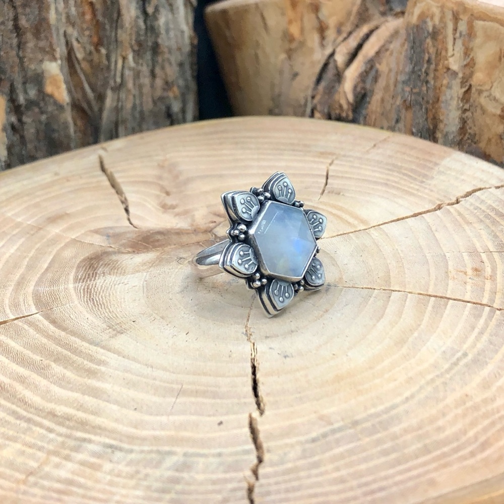 Astrum Jewelry Lilith Ring - Picture 2 of 4